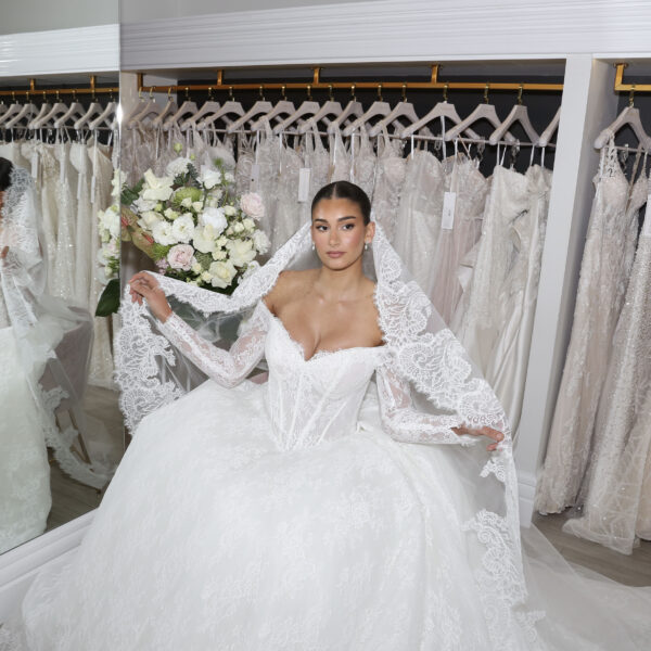 Ultimate Wedding Dress Shopping Tips + Guide